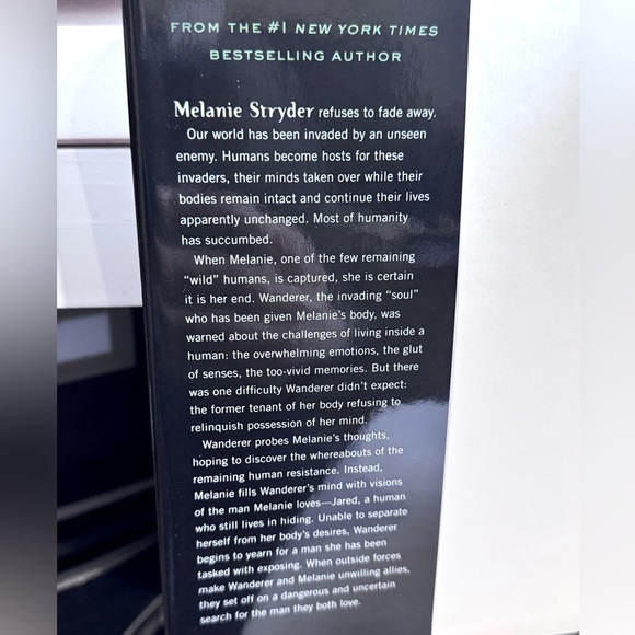 📚 Vintage 2008 Publication of The Host by Stephenie Meyer Hardcover - Picture 9 of 16